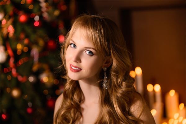 五格起名:吳采春